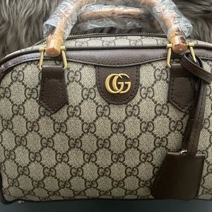 Gucci Textured bag
